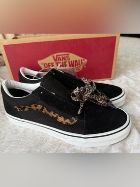 Vans Old Skool Leopard/Black, size 6